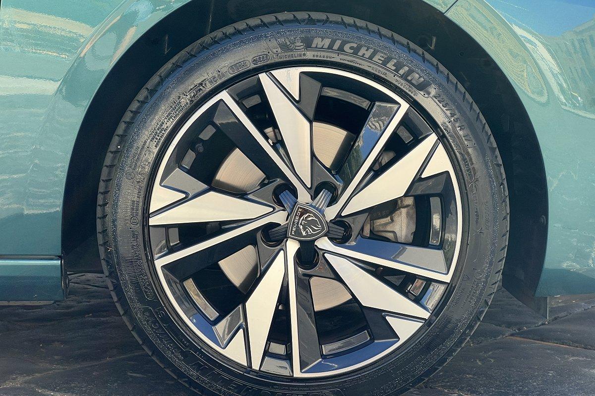 PEUGEOT 308 BlueHDi 130 S&S EAT8 SW Allure Pack