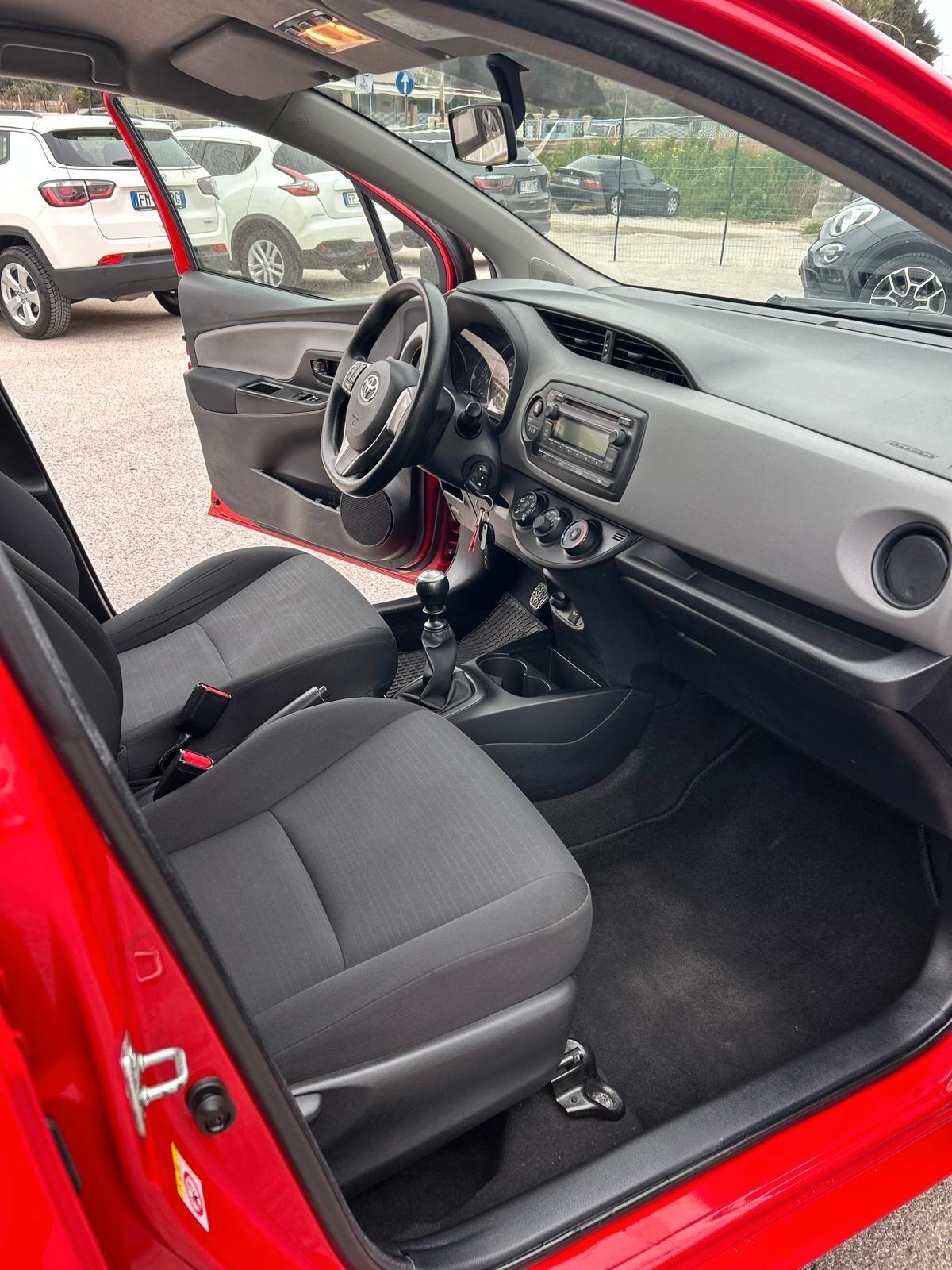 Toyota Yaris 1.4 D-4D 5 porte Lounge