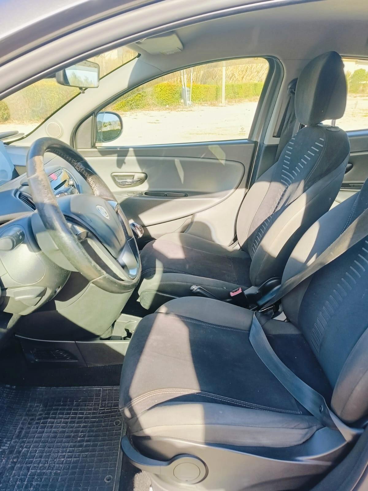 Lancia Ypsilon 1.4 Unyca Ecochic GPL