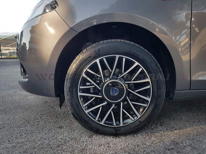 Lancia Ypsilon Ypsilon 1.0 firefly hybrid Platino s&s 70cv
