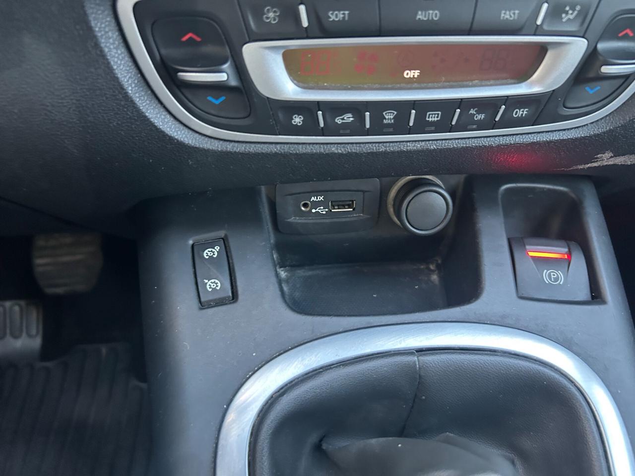 Renault Scenic Scénic X-Mod 1.5 dCi 110CV Luxe