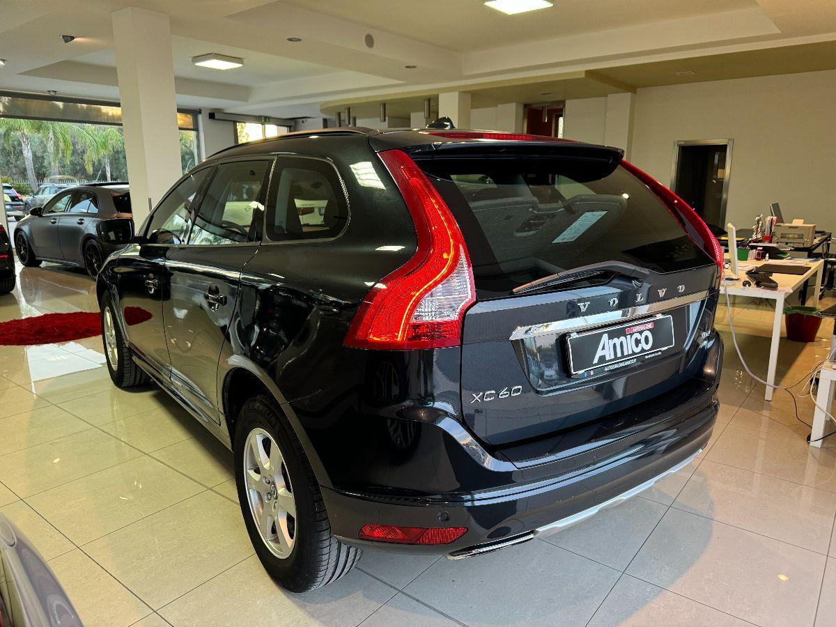 VOLVO - XC60 - 2.4 D4 AWD Geartronic Momentum solo 90.000km