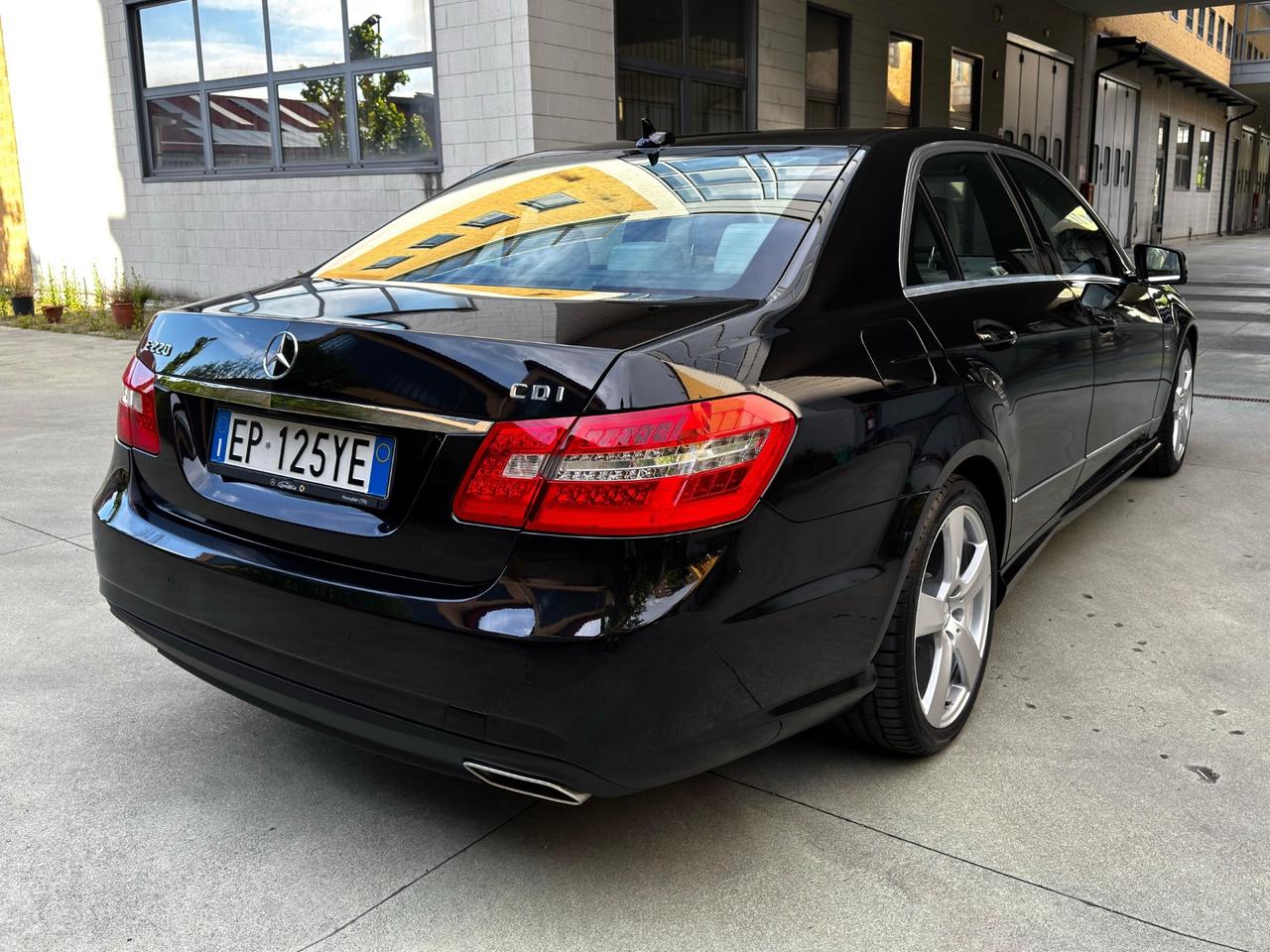 Mercedes-benz E 220 CDI BlueEFFICIENCY Avantgarde