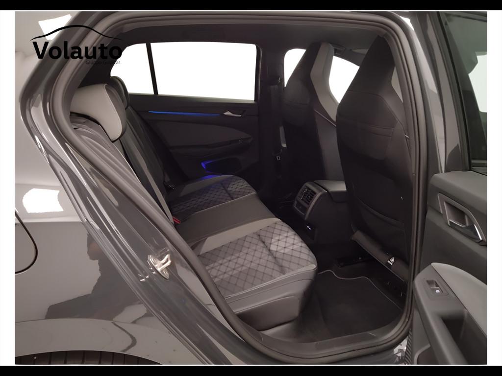 VOLKSWAGEN Golf VIII 2020 - Golf 2.0 tdi R-Line 150cv