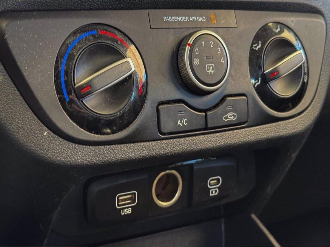 HYUNDAI i10 1 0 mpi connectline navi pack