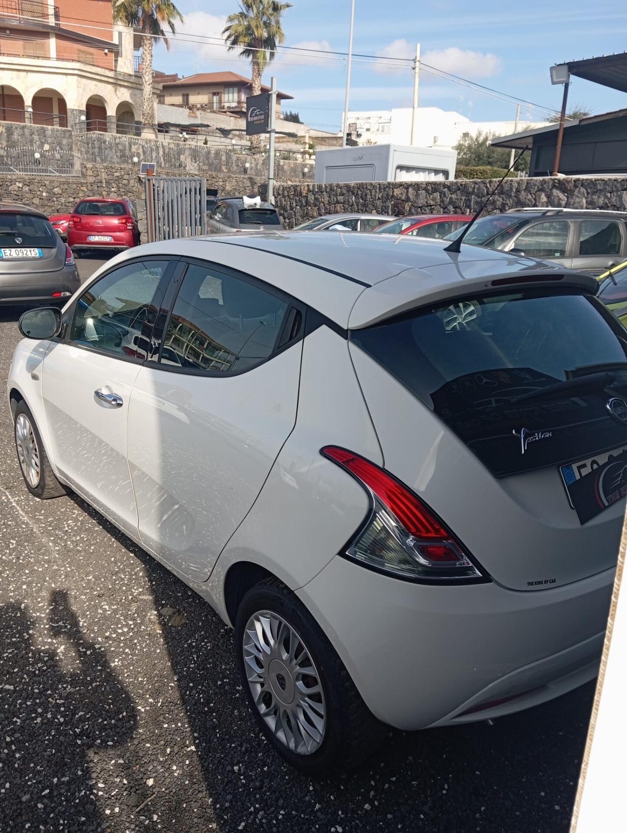Lancia Ypsilon 1.2 69 CV 5 porte Silver 2017