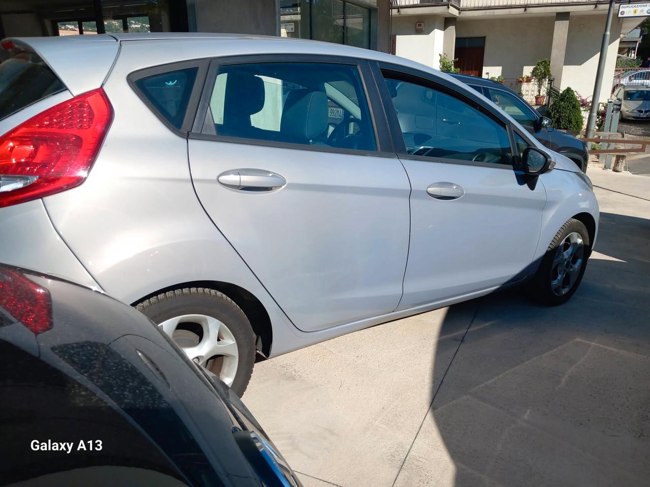 Ford Fiesta Ikon 1.4 TDCi 70CV 5 porte