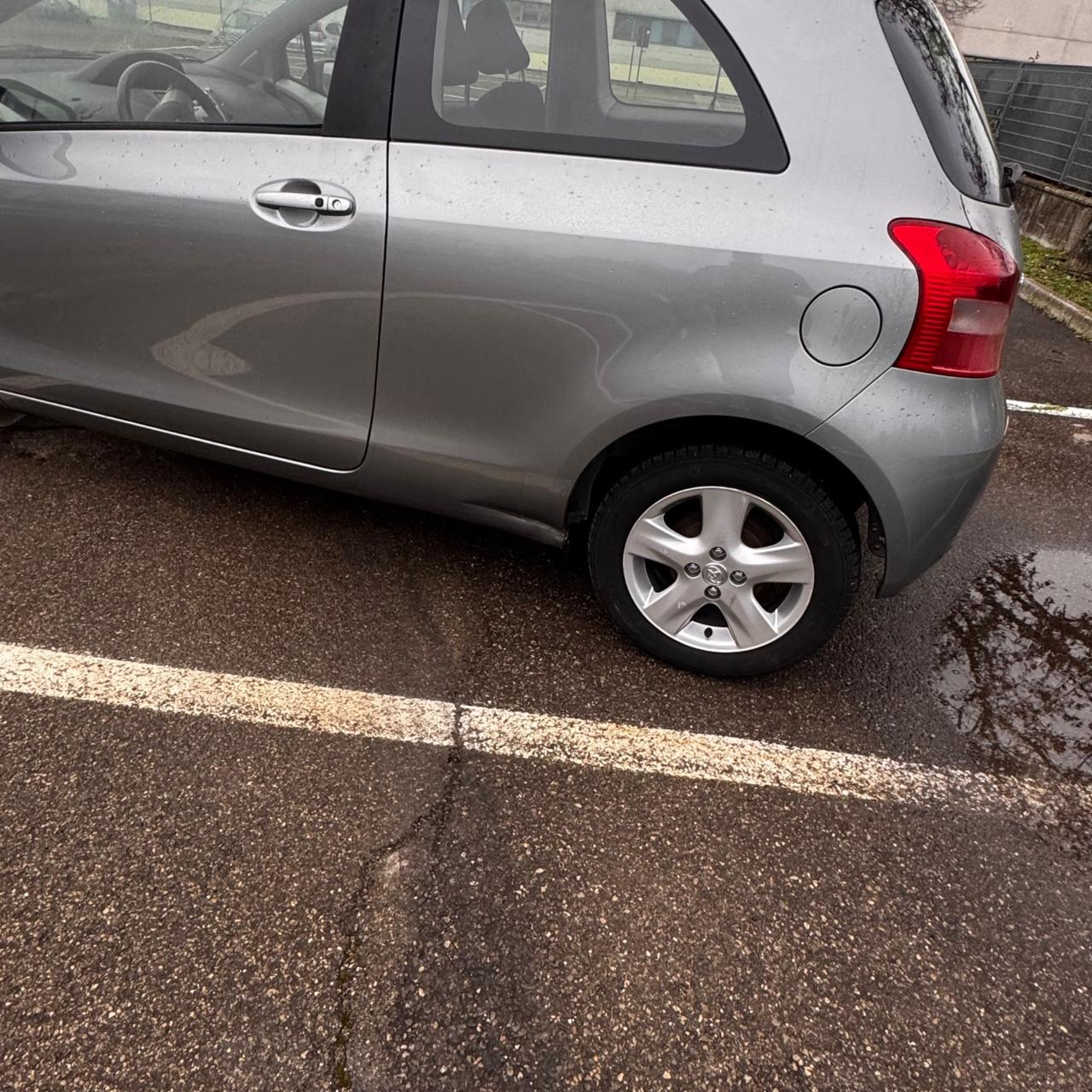 Toyota Yaris 1.0 3 porte Sol