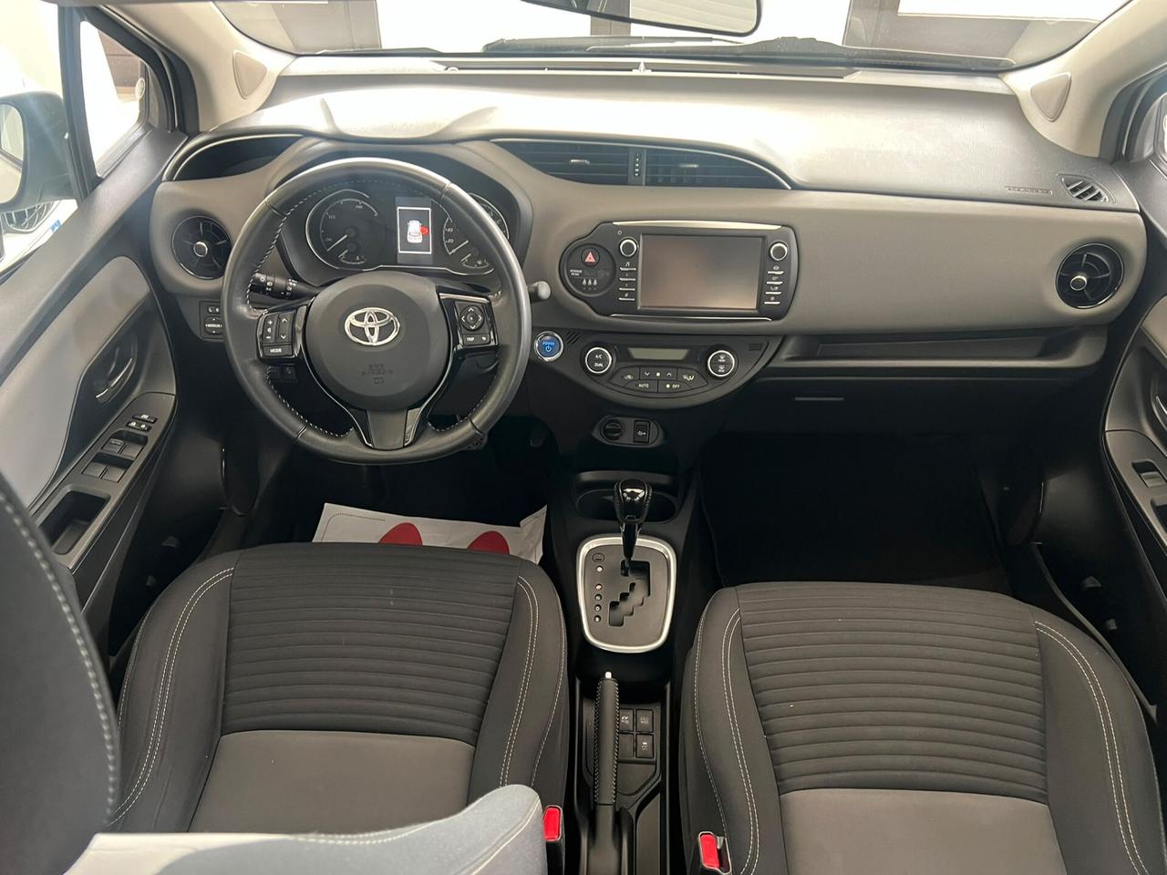 Toyota Yaris III 5p 1.5h Cool + GARANZIA 60 MESI