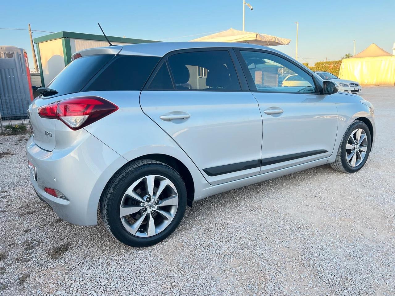 Hyundai i20 1.1 DIESEL 5 PORTE TETTO APRIBILE