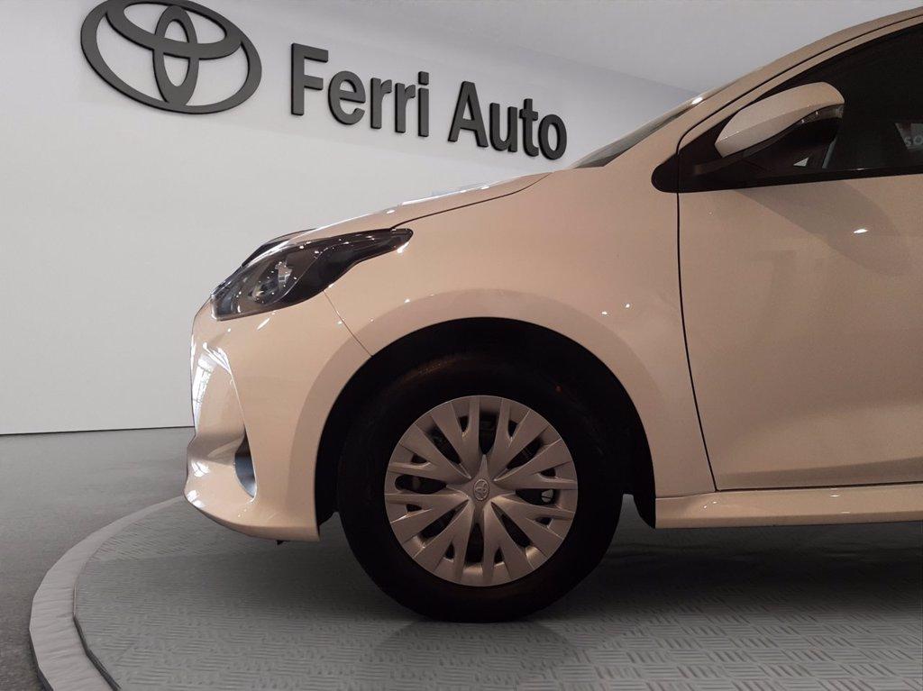 TOYOTA Yaris 1.5h active del 2025