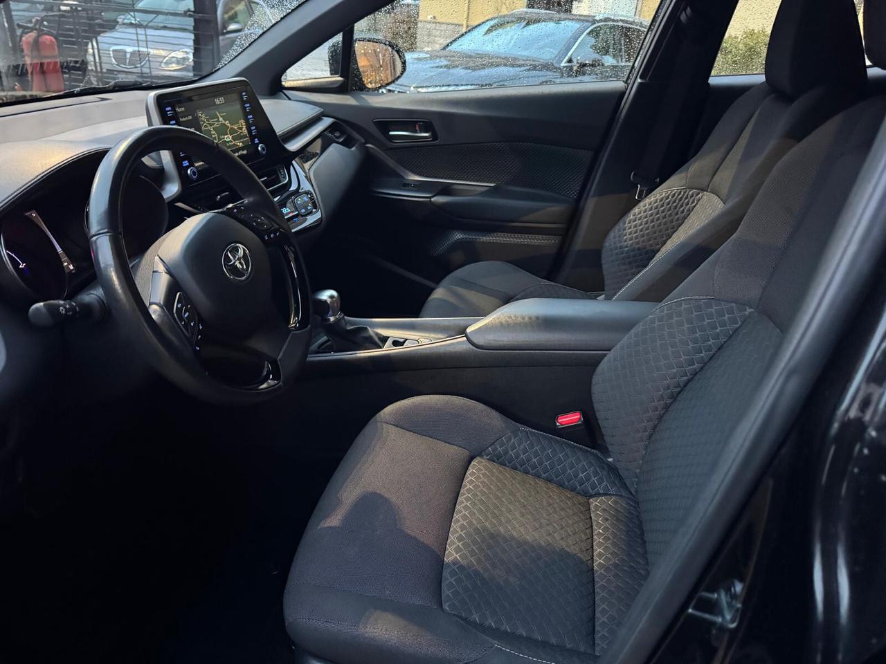 Toyota C-HR 1.8 Hybrid E-CVT Business