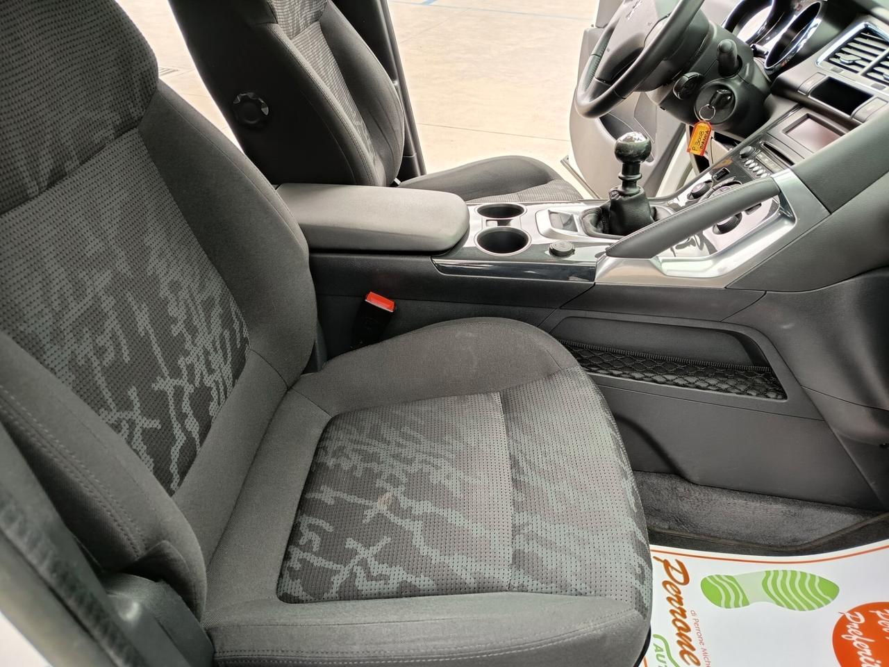 Peugeot 3008 1.6 HDi 115CV Business