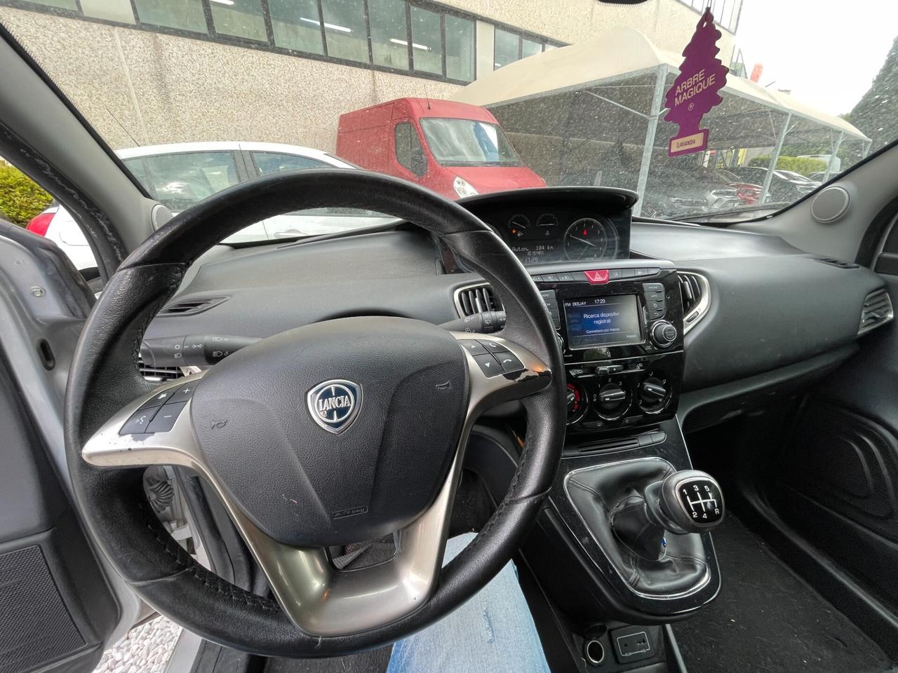 Lancia Ypsilon 1.2 69 CV 5 porte Gold