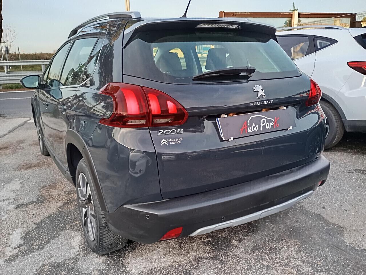 Peugeot 2008 1.2 PureTech Turbo 110CV Allure
