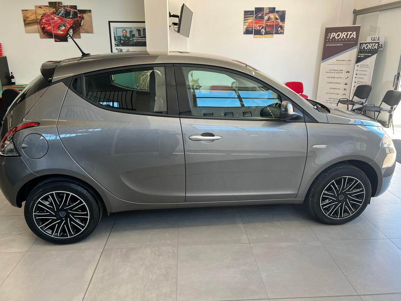 Lancia Ypsilon 1.0 FireFly 5 porte S&S Hybrid Ecochic Gold
