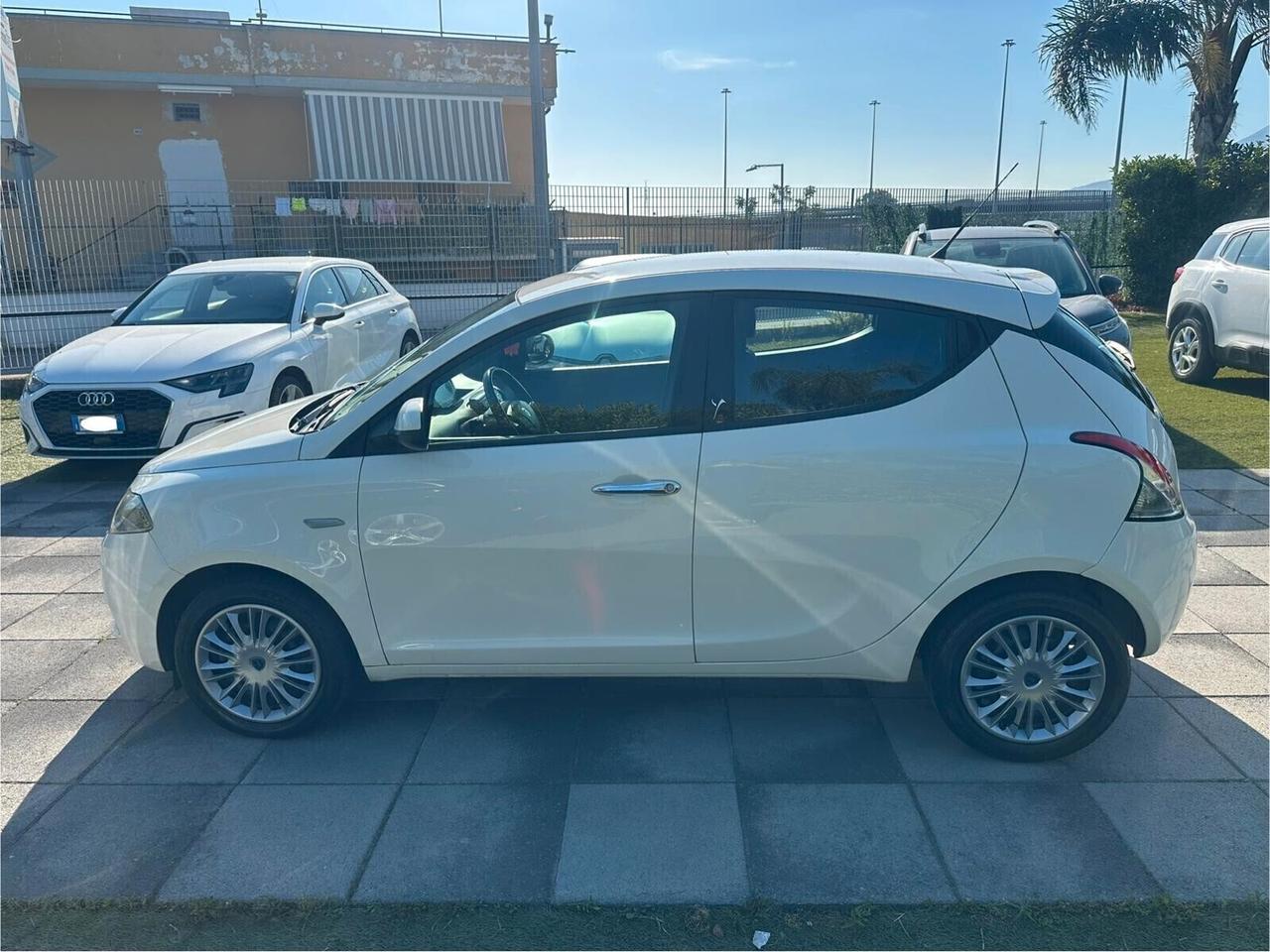 Lancia Ypsilon 1.3 MJT 16V 95 CV 5 porte S&S Gold 2017