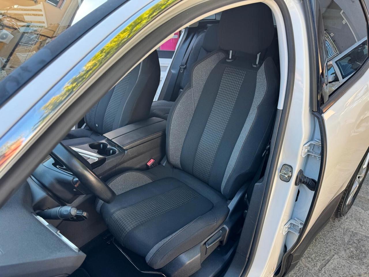 PEUGEOT 3008 BlueHDi 120cv S&S ALLURE