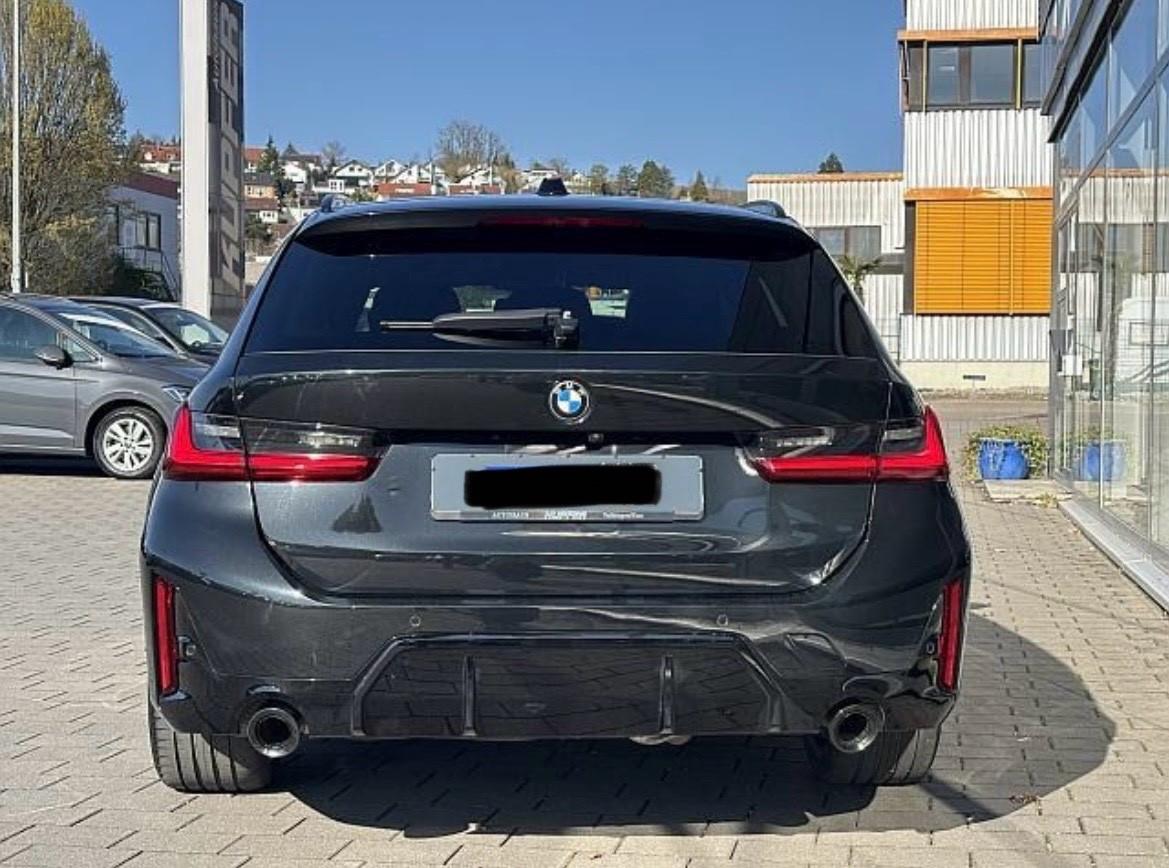BMW 320 d xDrive Tour M Pacchetto sportivo