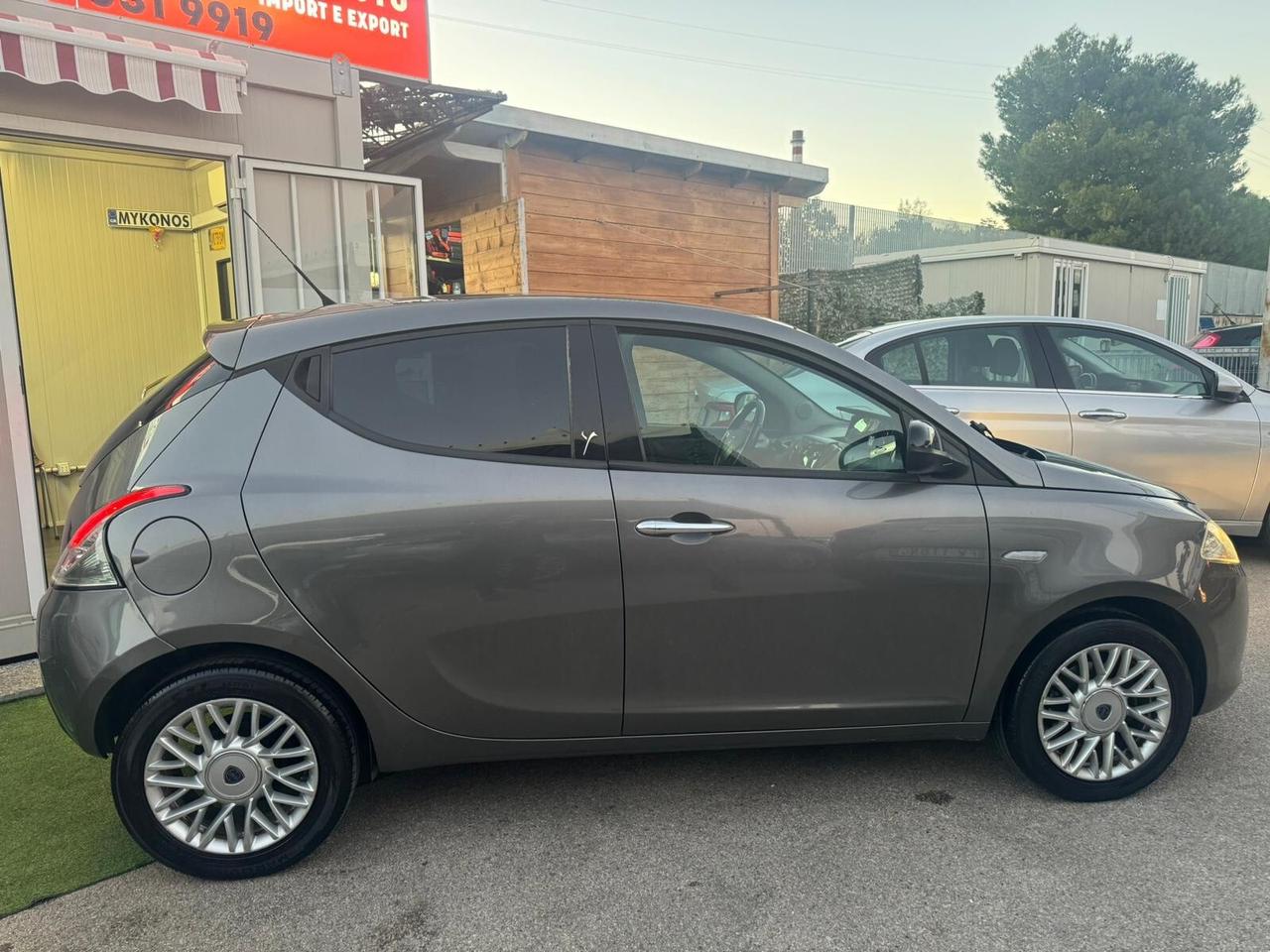 Lancia Ypsilon 1.3 95CV 2015 perfetta garanzia12