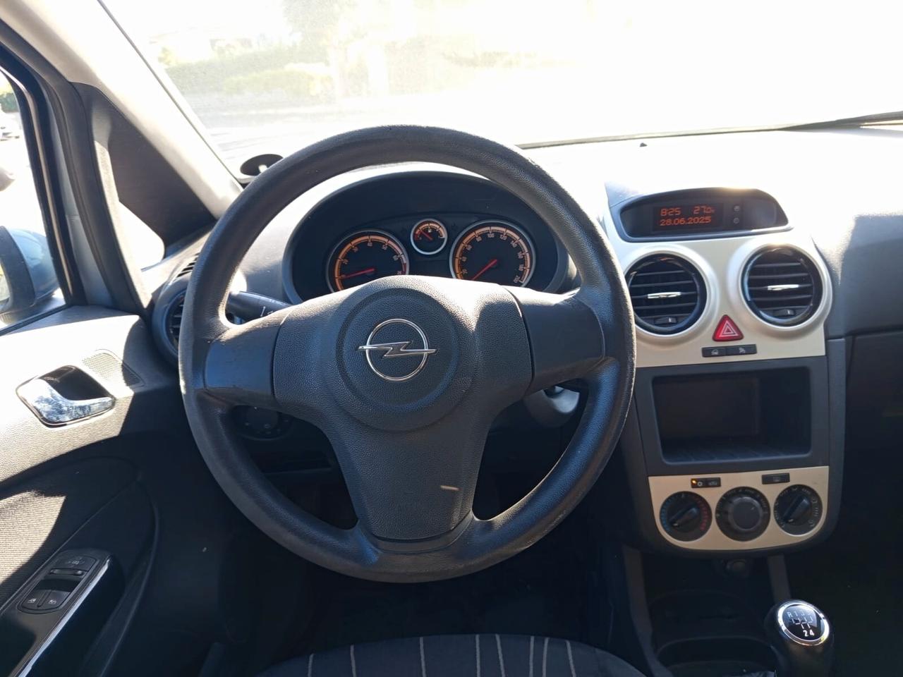 Opel Corsa 1.2 5 porte Cosmo