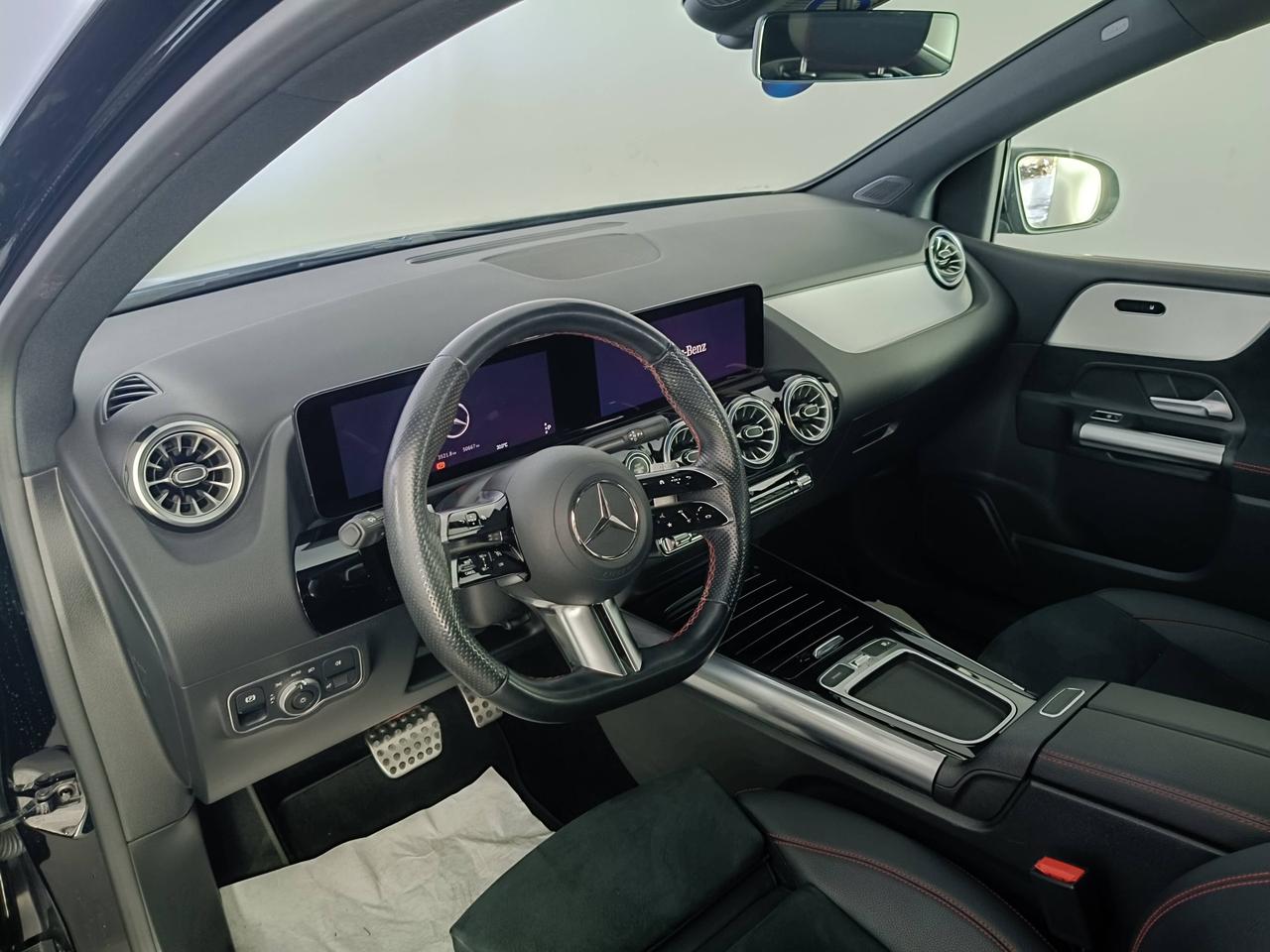 Mercedes-Benz Classe B - W247 2023 - B 180 d AMG Line Premium auto