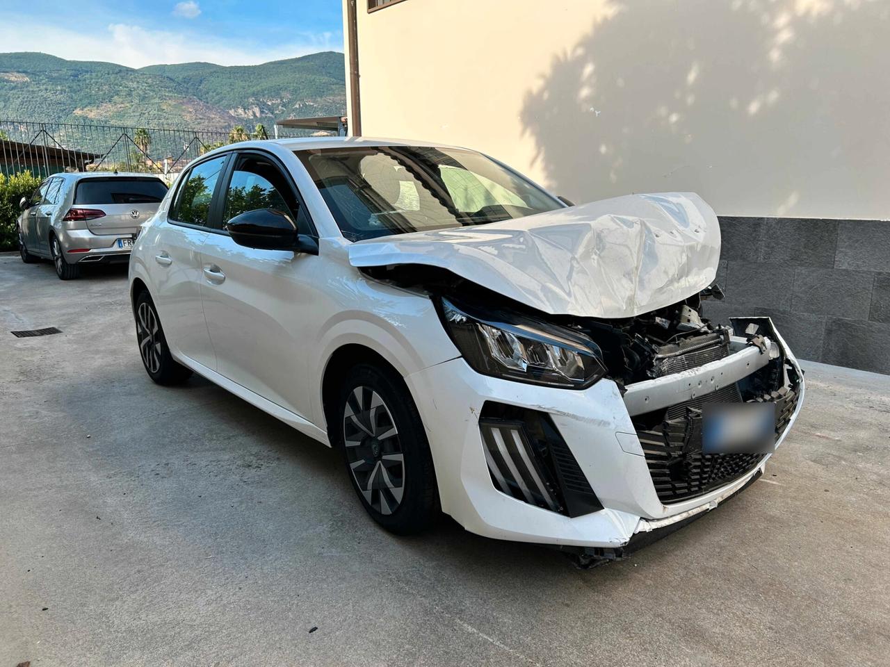 Peugeot 208 1.2 Benzina 75CV - 2024 Incidentata