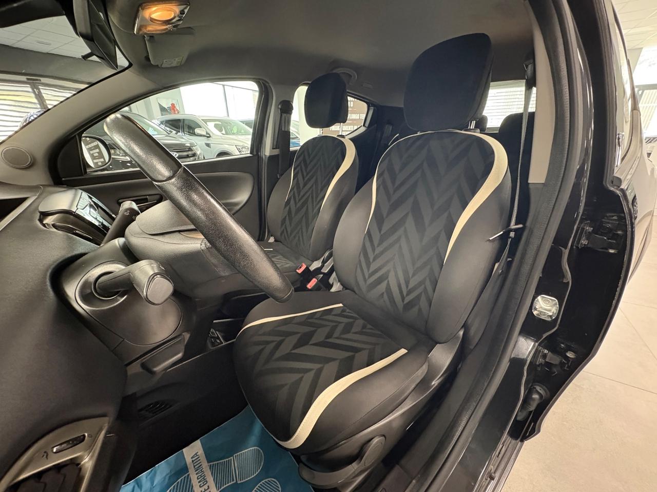 Lancia Ypsilon 1.2 benzina 69 CV 2016 km 95000