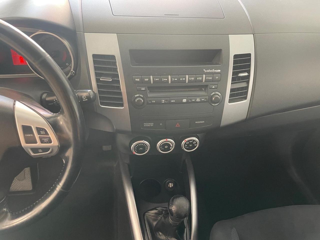 Mitsubishi Outlander 7 POSTI GANCIO TRAINO