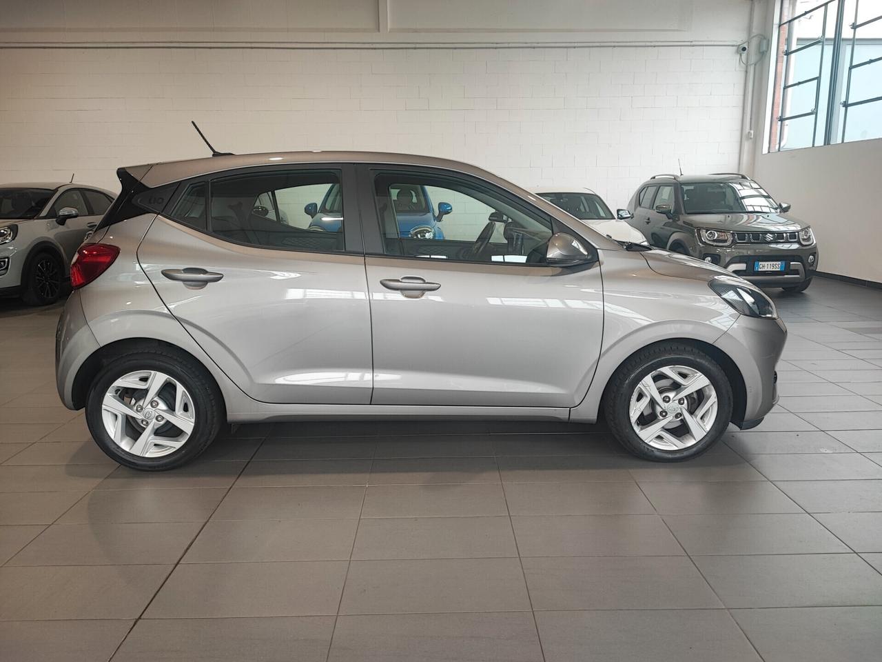 Hyundai i10 1.0 Prime • Navi 8” • CarPlay • Cerchi 16” • LED