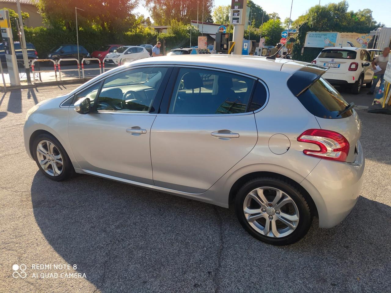 Peugeot 208 PureTech 82 5 porte Allure