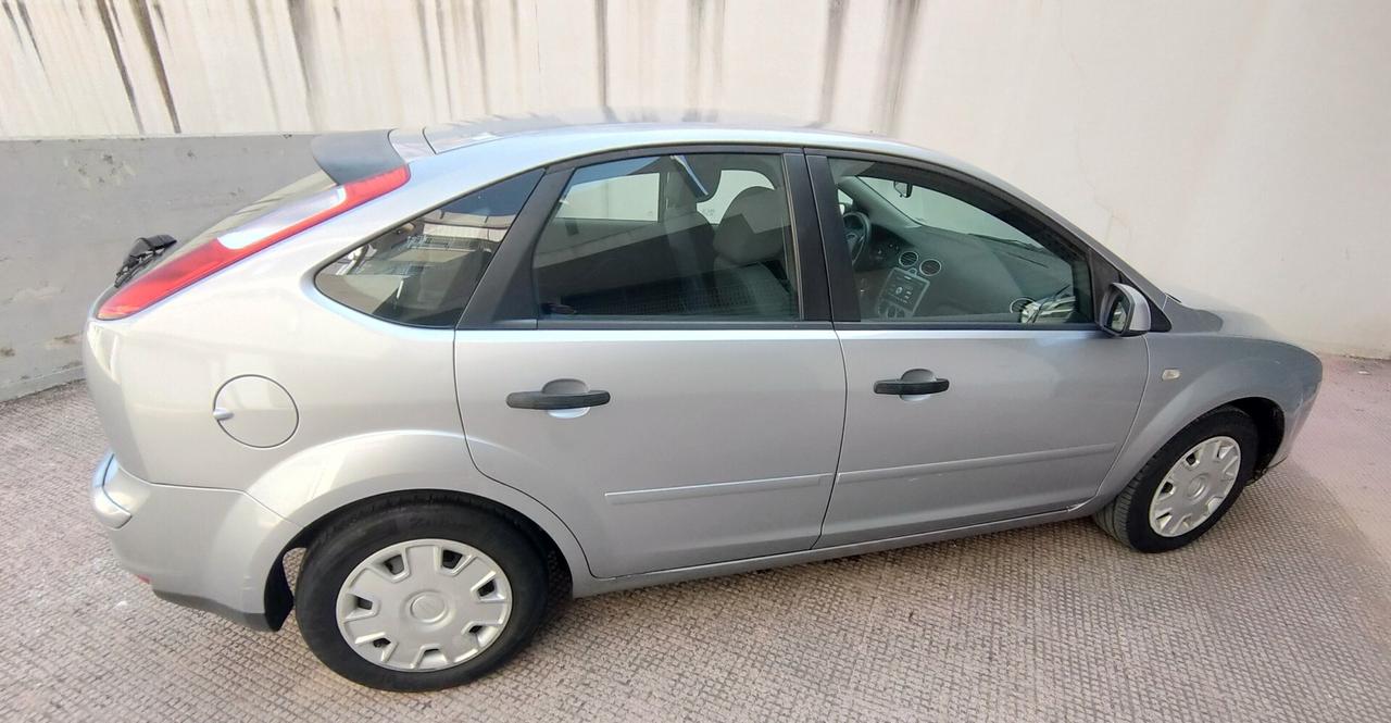 Ford Focus BERLINA GPL