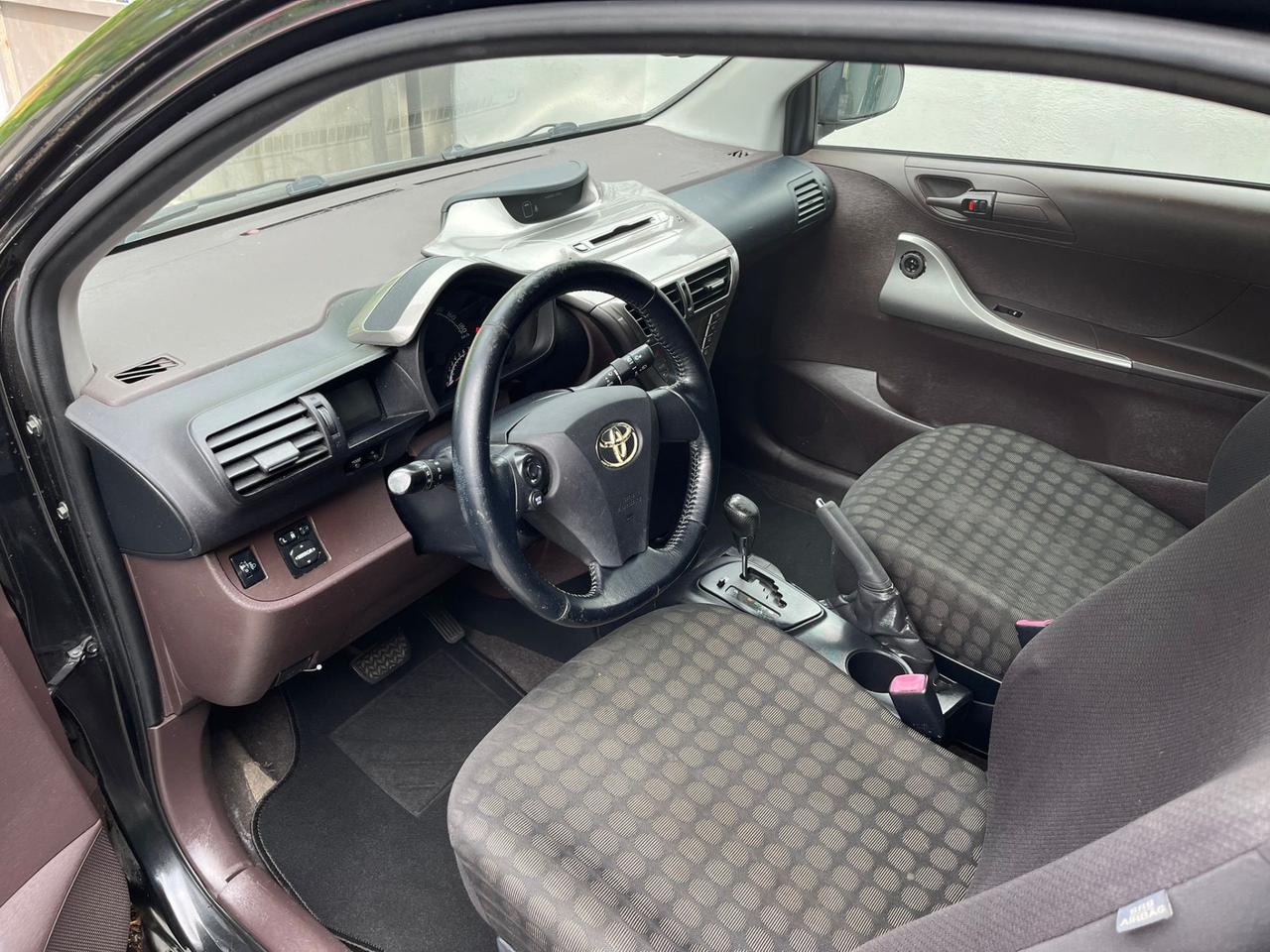Toyota iQ Automatica Neo Patentati Finanziabile Permute