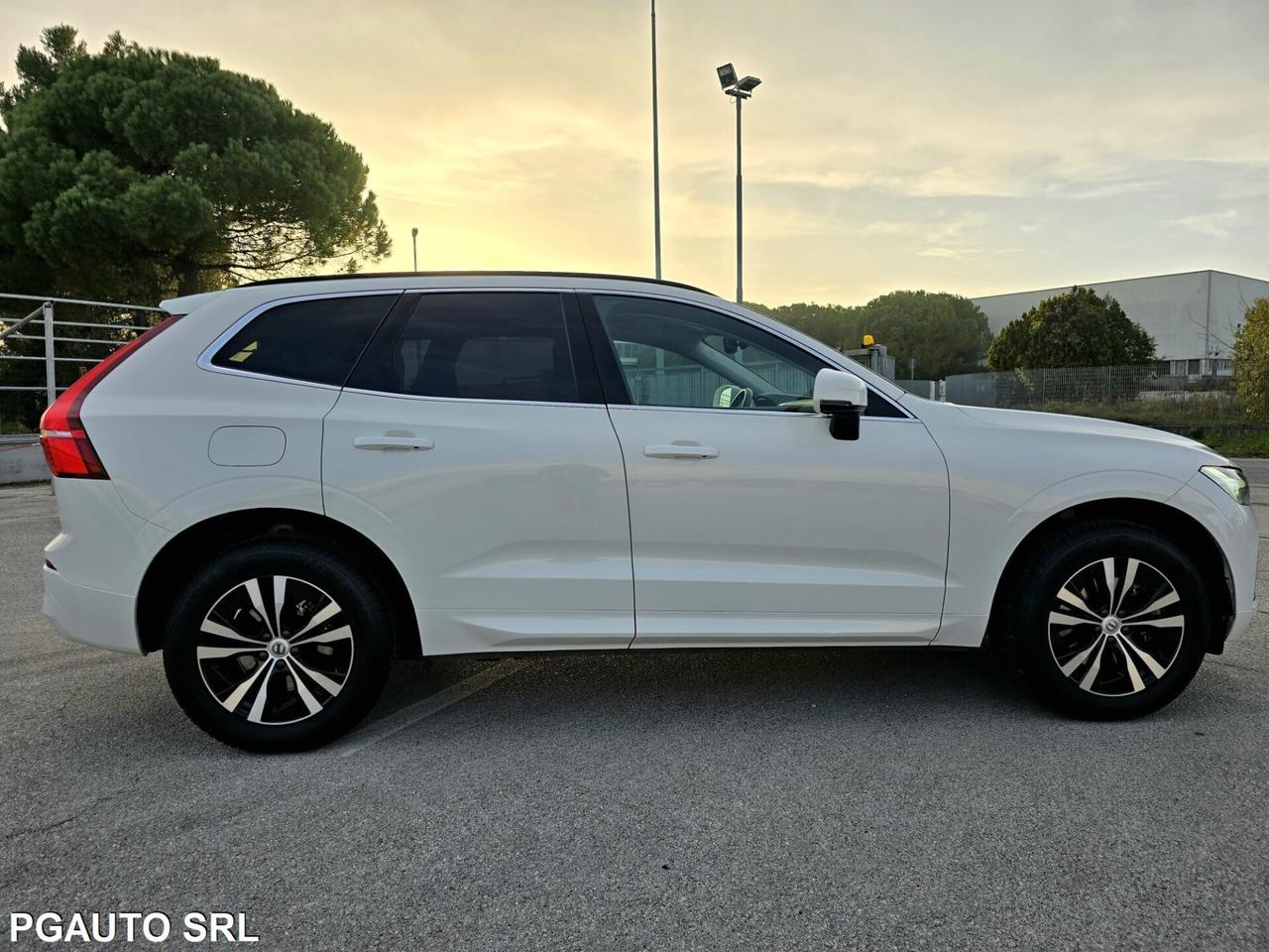 Volvo XC 60 XC60 2.0 b4 d Momentum Pro awd auto