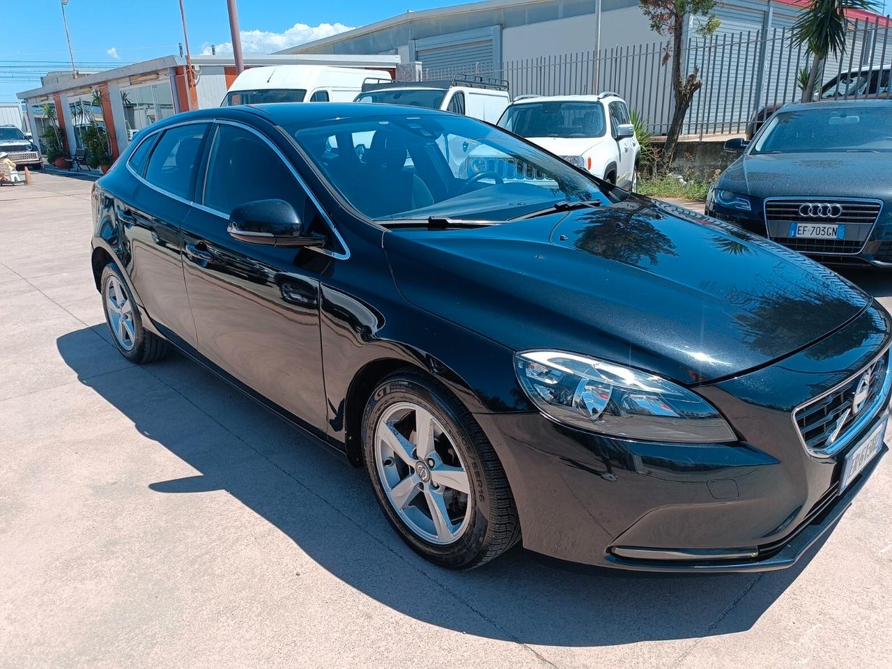 Volvo V40 D2 1.6 Summum