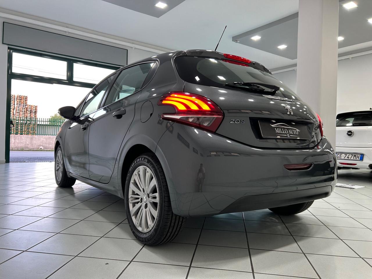 Peugeot 208 BlueHDi 75 5 porte Allure