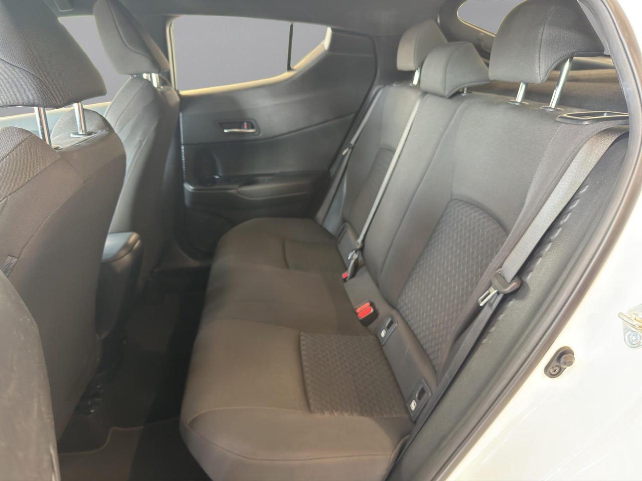 Toyota C-HR 1.8h Active e-cvt