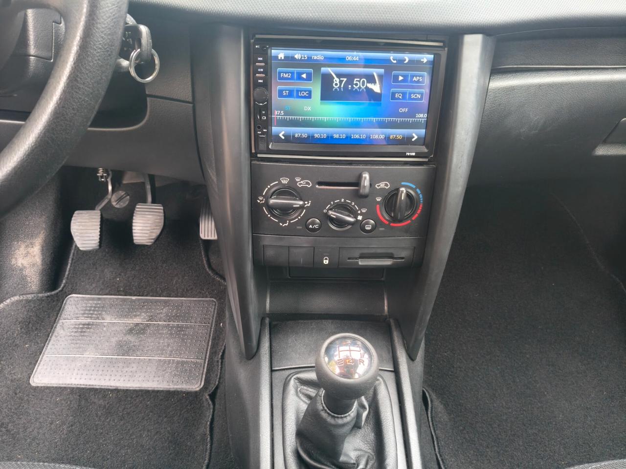 Peugeot 207 1.4 3 porte PER NEOPATENTATI