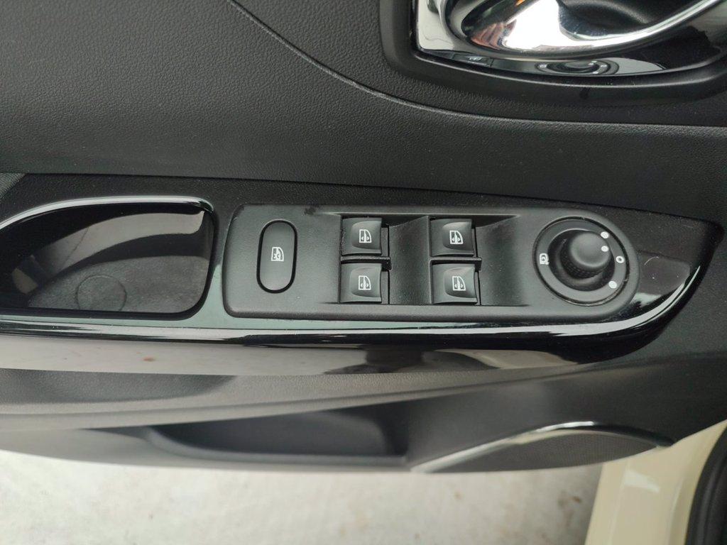 RENAULT Captur 1.2 tce intens (energy r-link) s&s 120cv edc e6 del 2016
