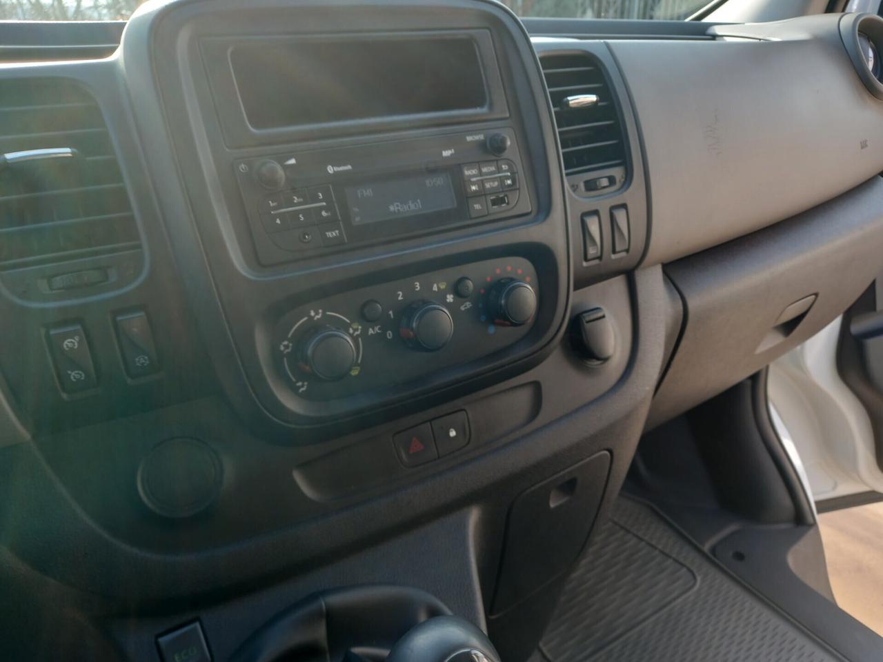 Renault Trafic T29 1.6 dCi 145CV 9 POSTI