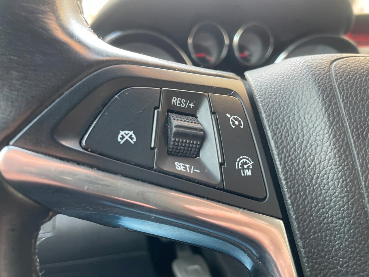 Opel Mokka BENZINA - NEOPATENTATI AREA B MILANO