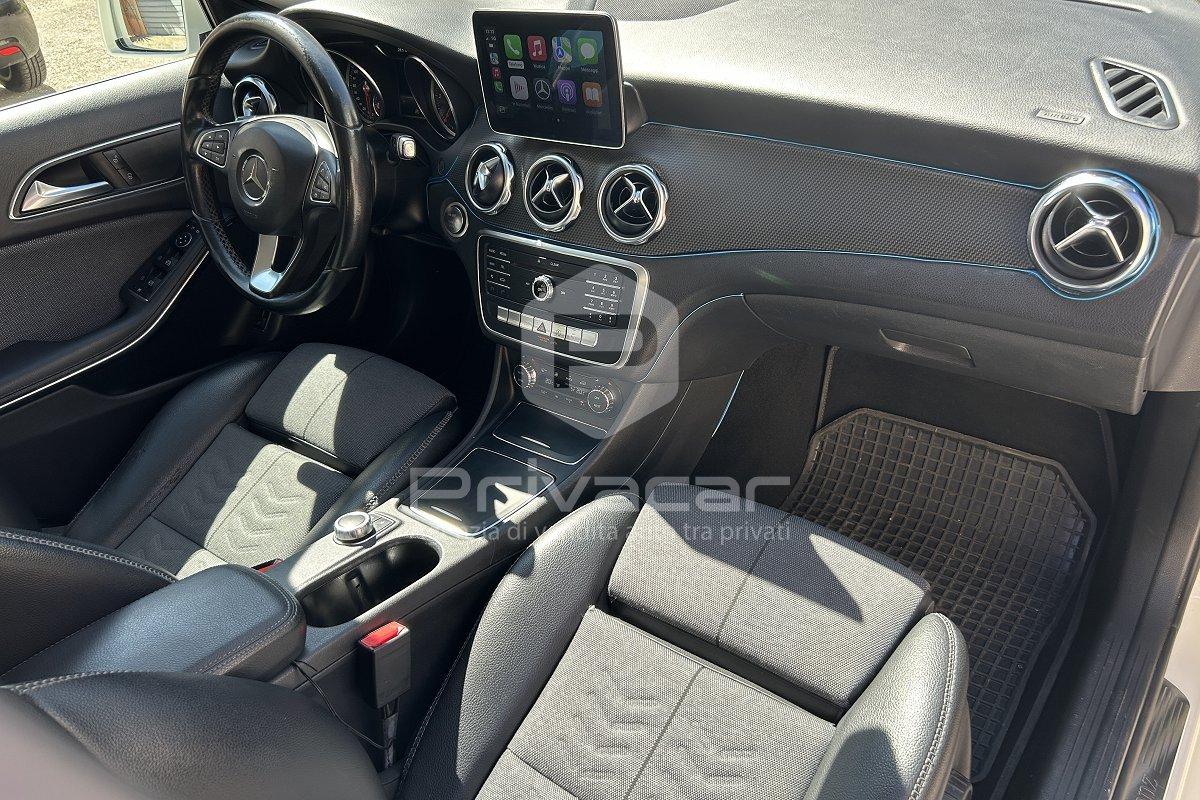 MERCEDES GLA 180 d Automatic Business