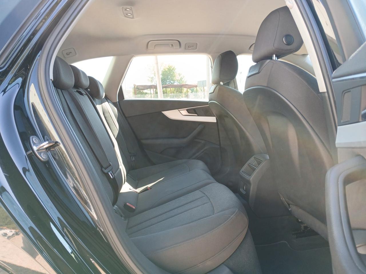 Audi A4 2.0 TDI 122 CV S tronic Sport