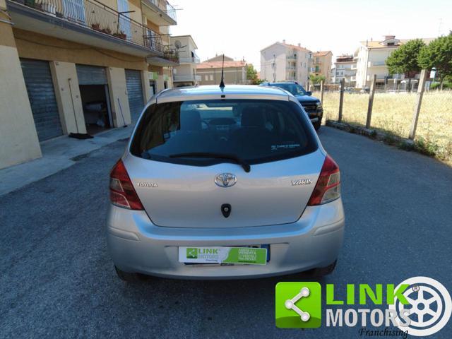 TOYOTA Yaris 1.0 5 porte