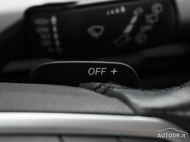VOLKSWAGEN Golf 1.5 TGI 130cv DSG Life VIRTUAL CARPLAY TRIZONA
