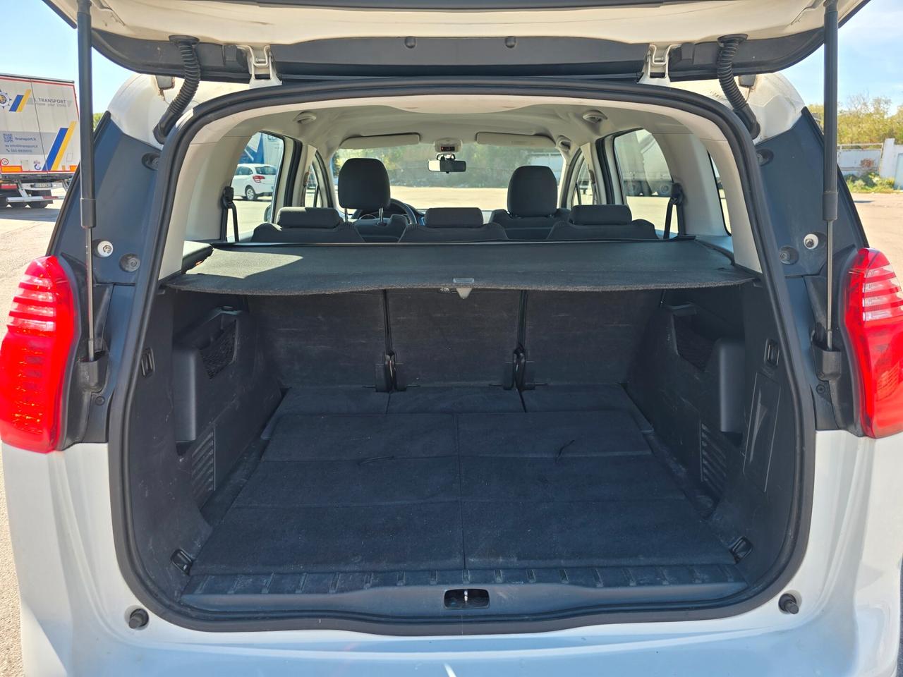 Peugeot 5008 1.6 HDi 115CV Active