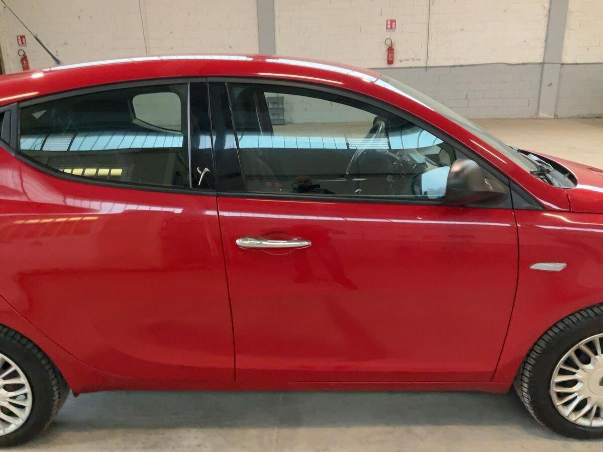 AUTO IN ARRIVO Lancia Ypsilon 1.2 69 CV 5 porte Silver