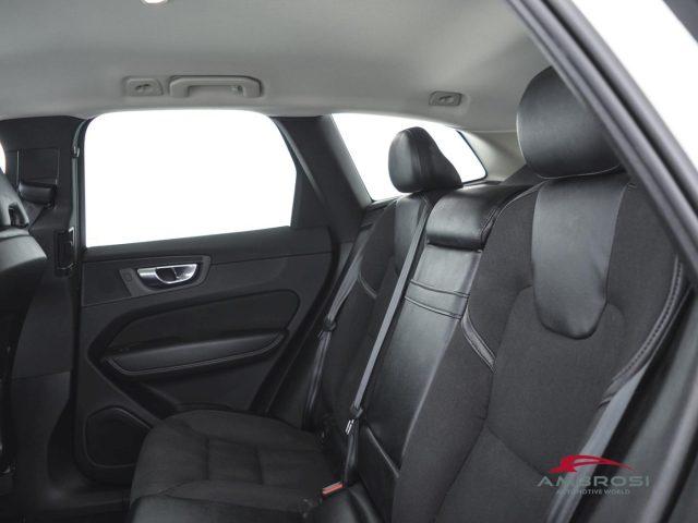 VOLVO XC60 B4 (d) AWD Geartronic Business Plus