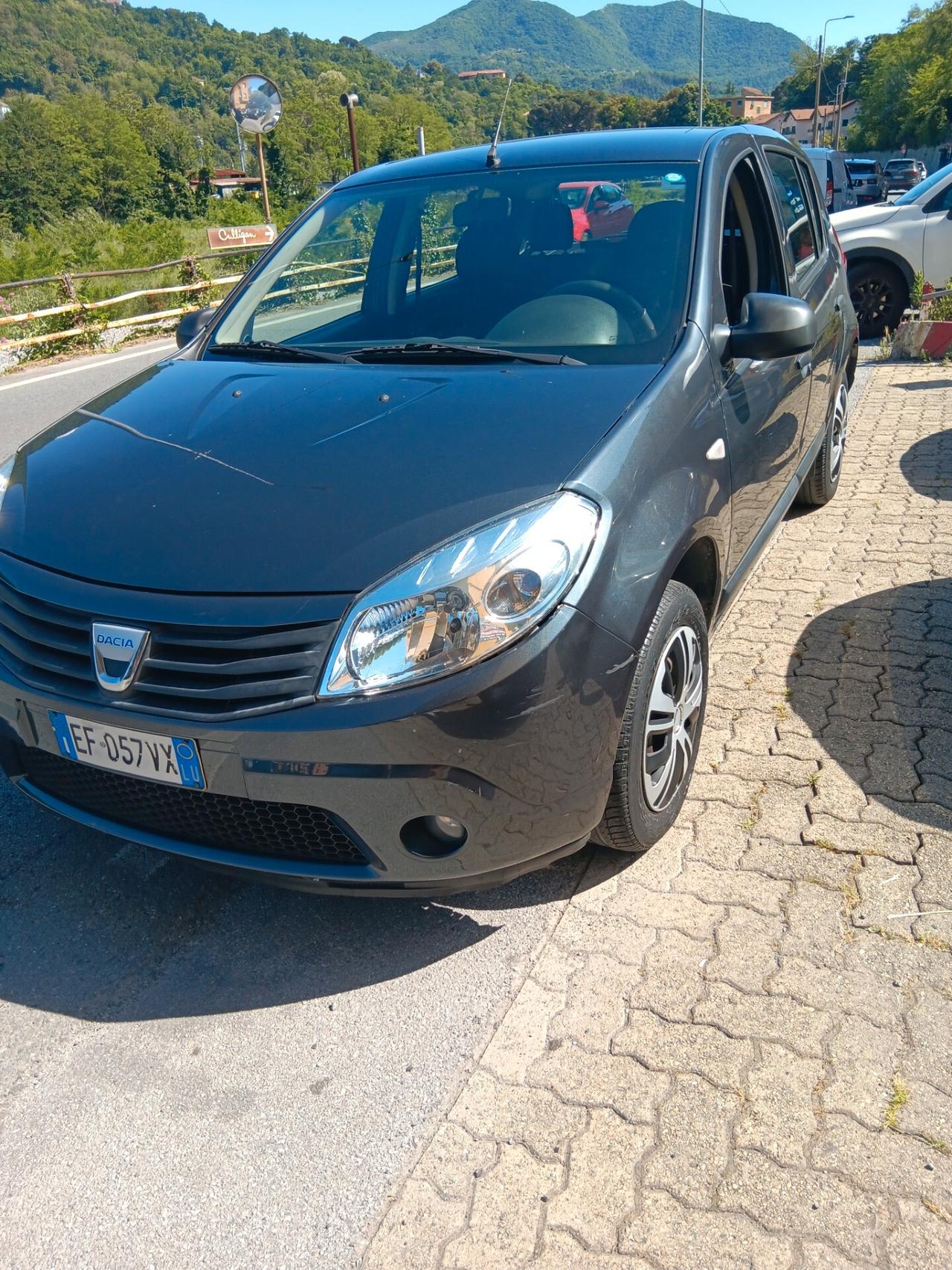 Dacia Sandero 1.2 16V Lauréate