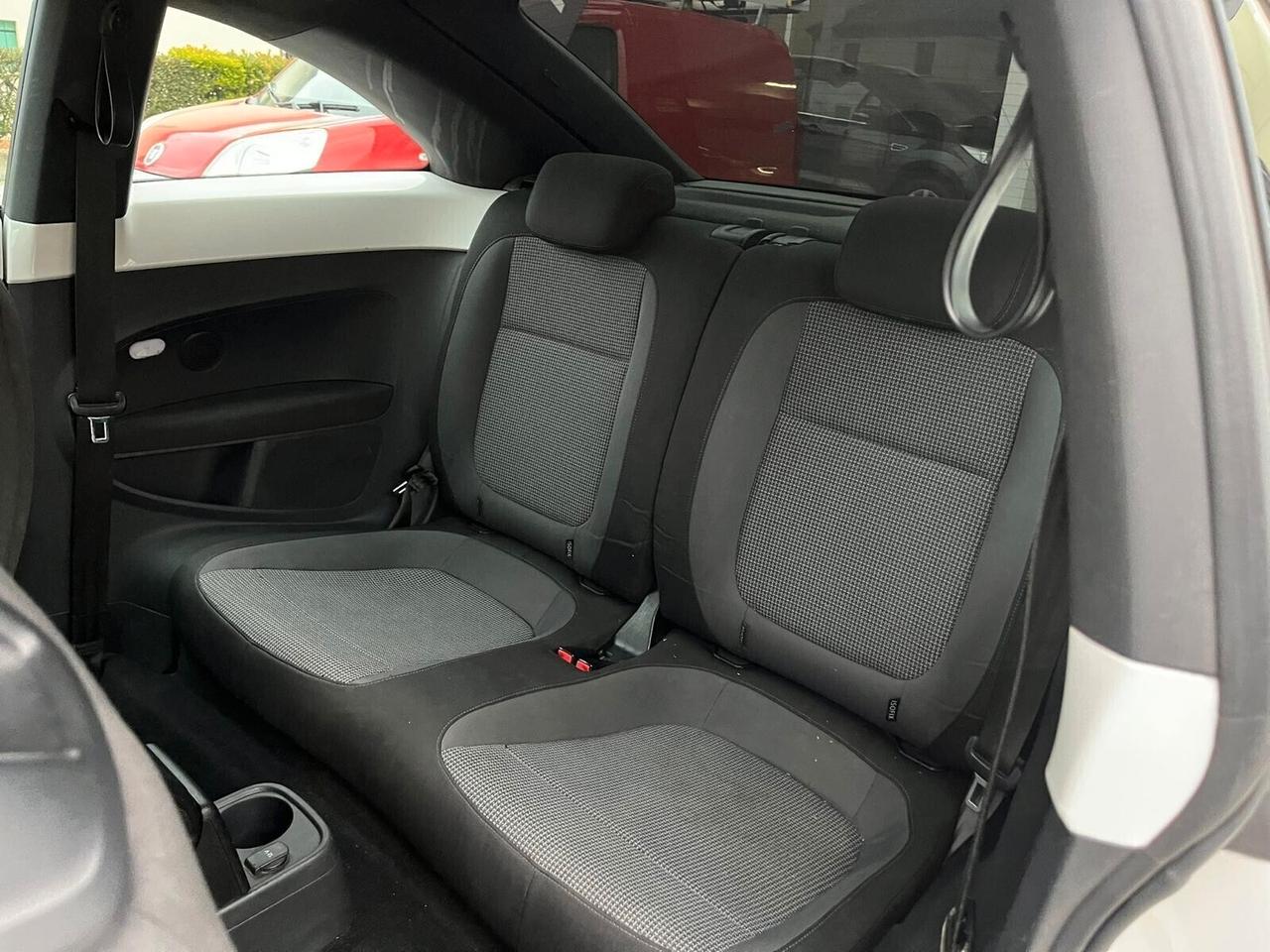 Volkswagen Maggiolino 1.6 TDI Design